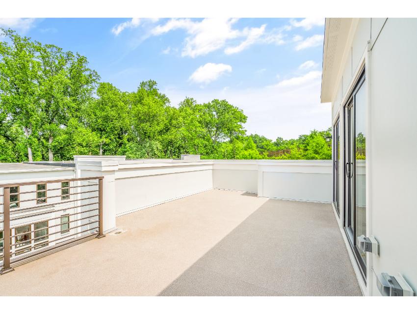 Crescent - 24ft-wide Townhome with Rooftop Terrace 